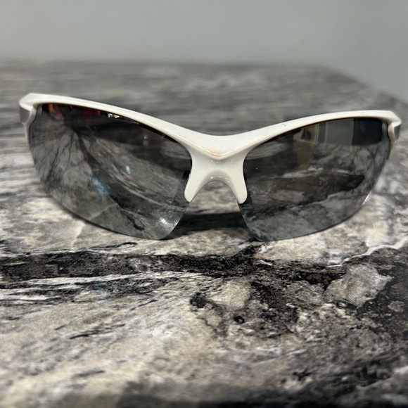 Xloop White Sport Sunglasses with mirrored Lenses - Picture 1 of 8
